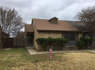 668 Stonehenge Dr, Grand Prairie, TX 75052