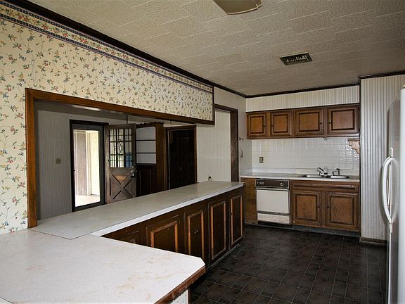 3rd image of 816 Francis St