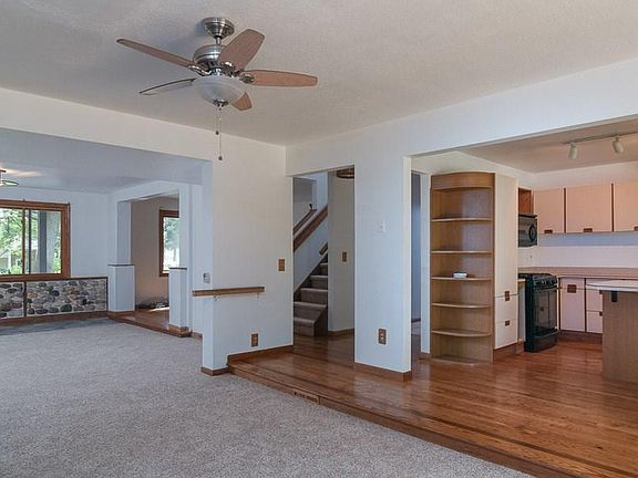 5th image of 1104 Black Oak Trl