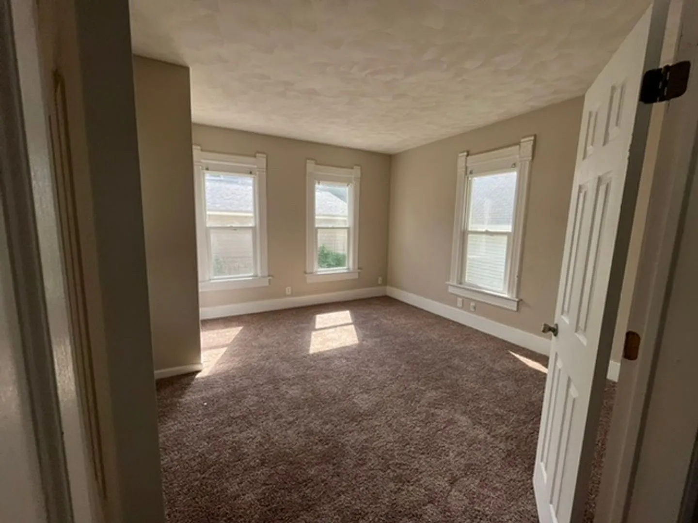 2 Bed House — Photo 4