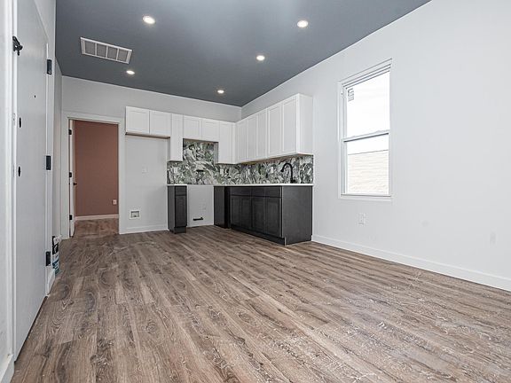 4th image of 331 Sussex Ave