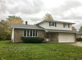 49 Center Dr, Depew, NY 14043