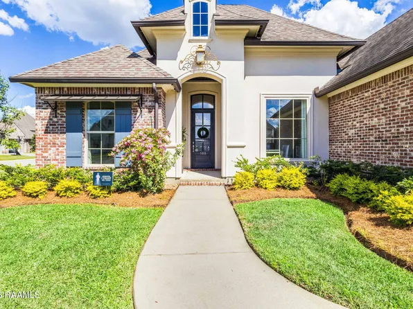 108 Coco Palm Ct, Youngsville, LA 70592