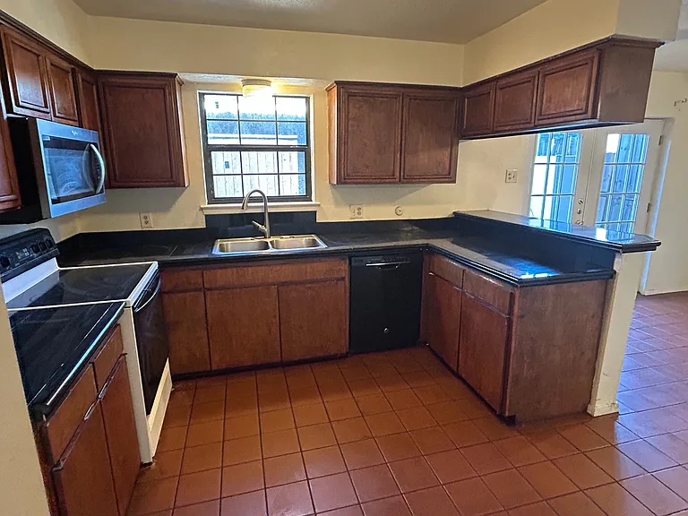 246 Rolling Hills Pl #1 — Photo 7