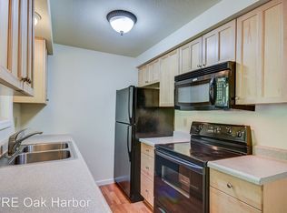 1201 SW Harrier Cir APT 106, Oak Harbor, WA 98277