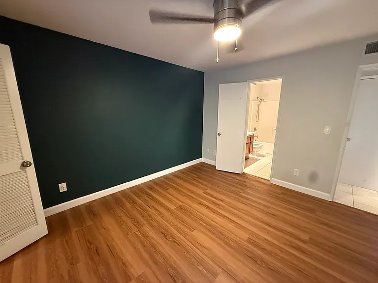 4240 Menlo Ave #12 — Photo 13