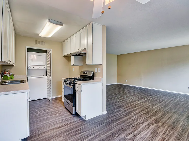 The Bungalows Apartment Homes — Photo 6