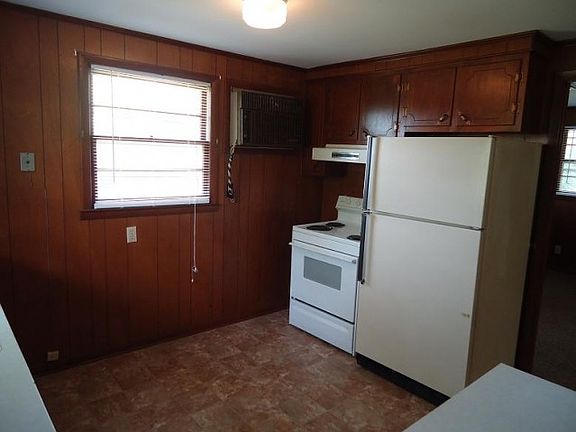 3rd image of 2415 Yearwood Ave #C