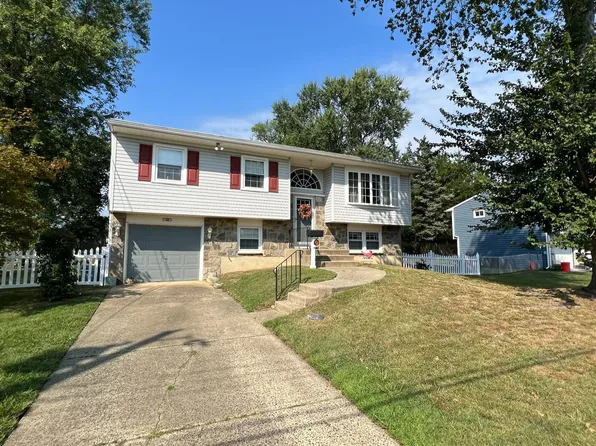 18 Washington Blvd, Stratford, NJ 08084