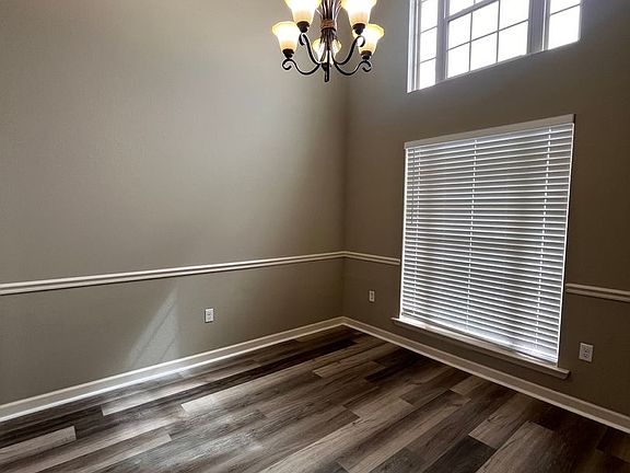 2nd image of 5195 Calvary Cir