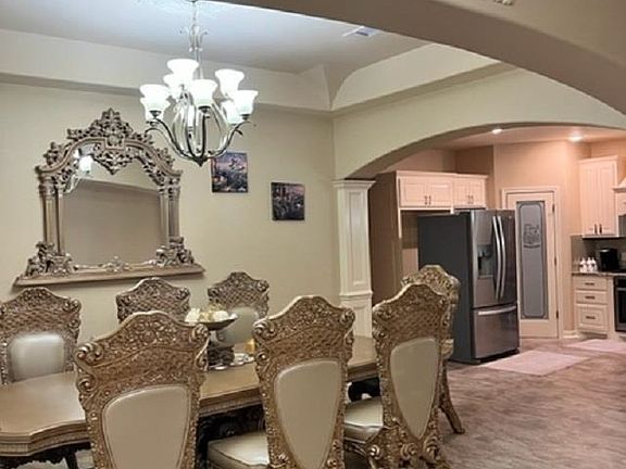 3rd image of 340 Meadowridge Cir
