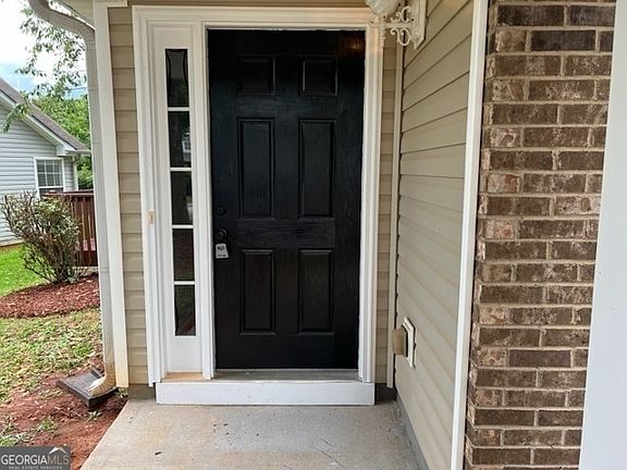 2nd image of 1750 Courtyard Ln