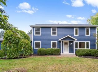 1914 Springdale Dr, Spring Grove, IL 60081