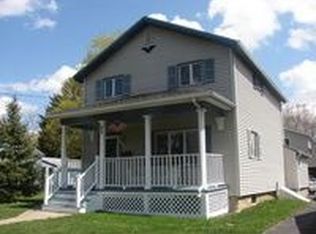 43 Gilbert St, Le Roy, NY 14482