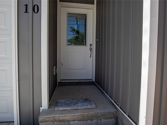 3rd image of 10 Morvan Dr