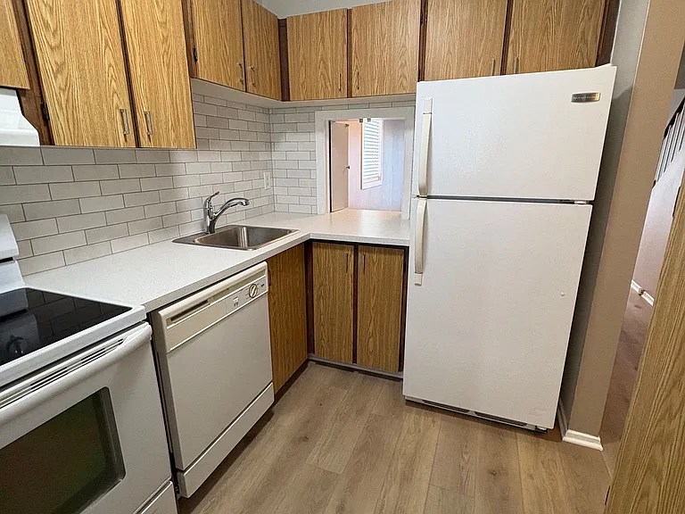 104 Valley Stream Dr #6 — Photo 9