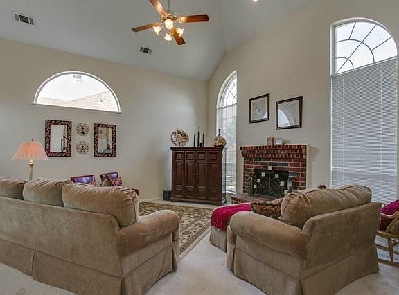 4th image of 1518 Post Oak Dr