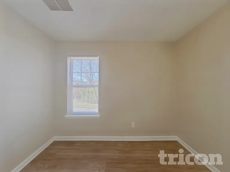 340 Peachtree Rd — Photo 15