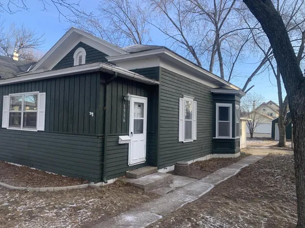1516 Charles St, La Crosse, WI 54603