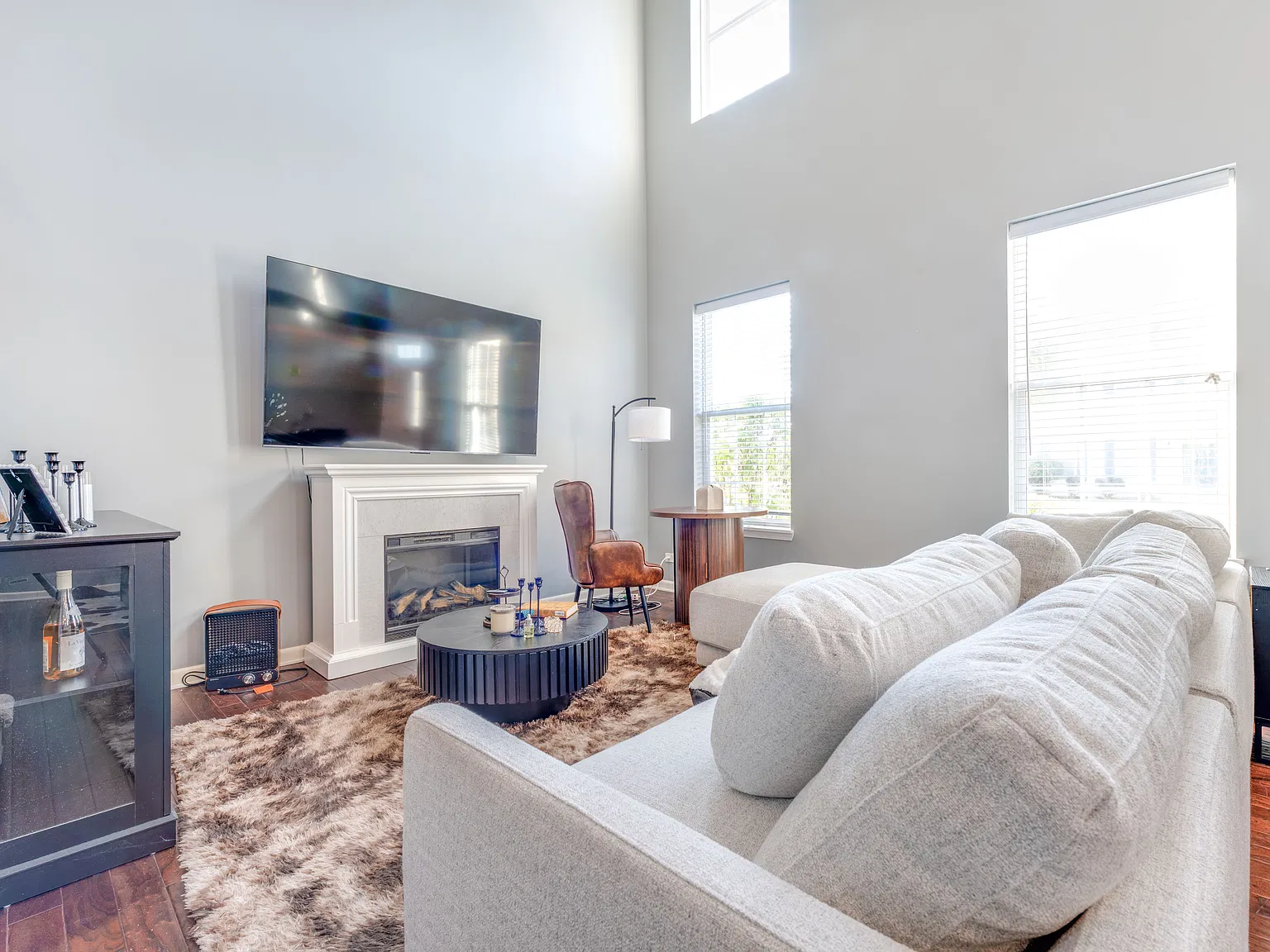 2260 Georgetown Cir — Photo 3