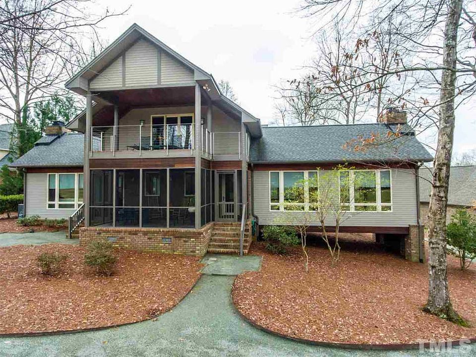 1st image of 304 Pebble Beach Dr