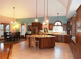 2nd image of 212 Southern Woods Dr