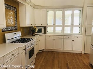 1850 Grand View Dr, Oakland, CA 94618
