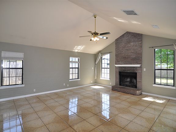 5th image of 1805 Sharon Dr