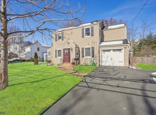 150 Hillside Ave, Livingston, NJ 07039