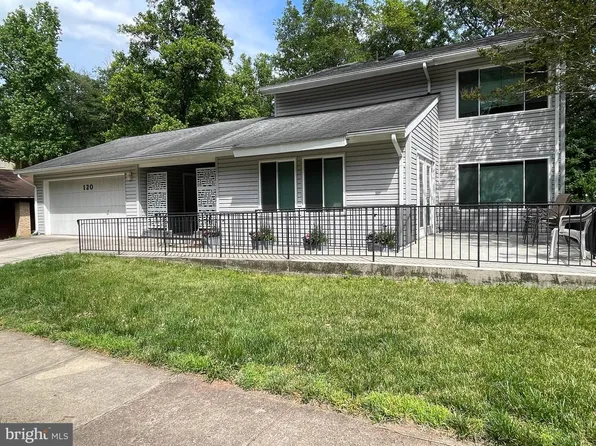 120 E Meadowland Ln, Sterling, VA 20164