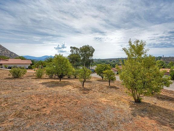 3rd image of 24940 Abalar Way