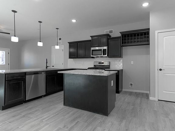 5th image of 7413 Alder Pl