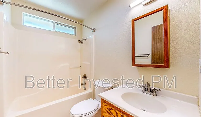 832 S Orchard Ave — Photo 5
