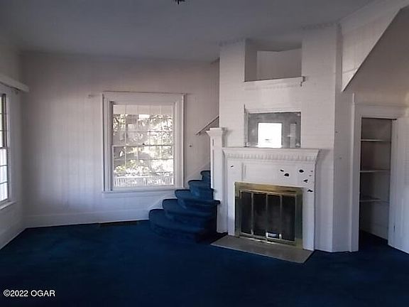5th image of 443 E Main St