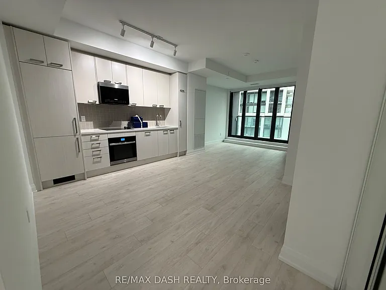 20 Soudan Ave #1906 — Photo 6