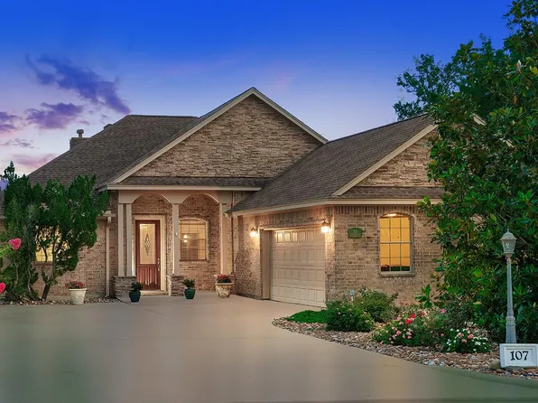 107 Monterrey Road E, Montgomery, TX 77356