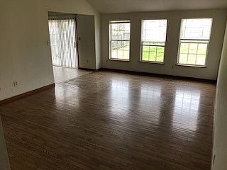 2nd image of 3924 Liverpool Dr