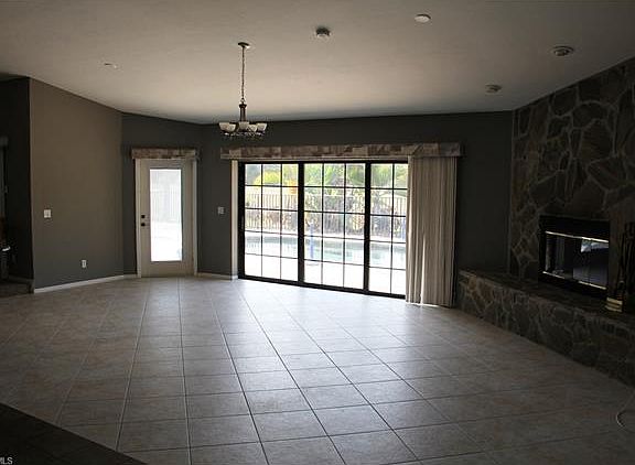 4th image of 2114 Lochmoor Cir