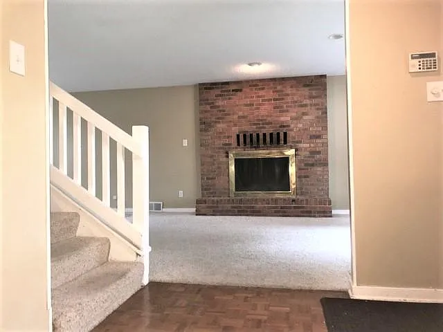 6992 Redfield Dr — Photo 4