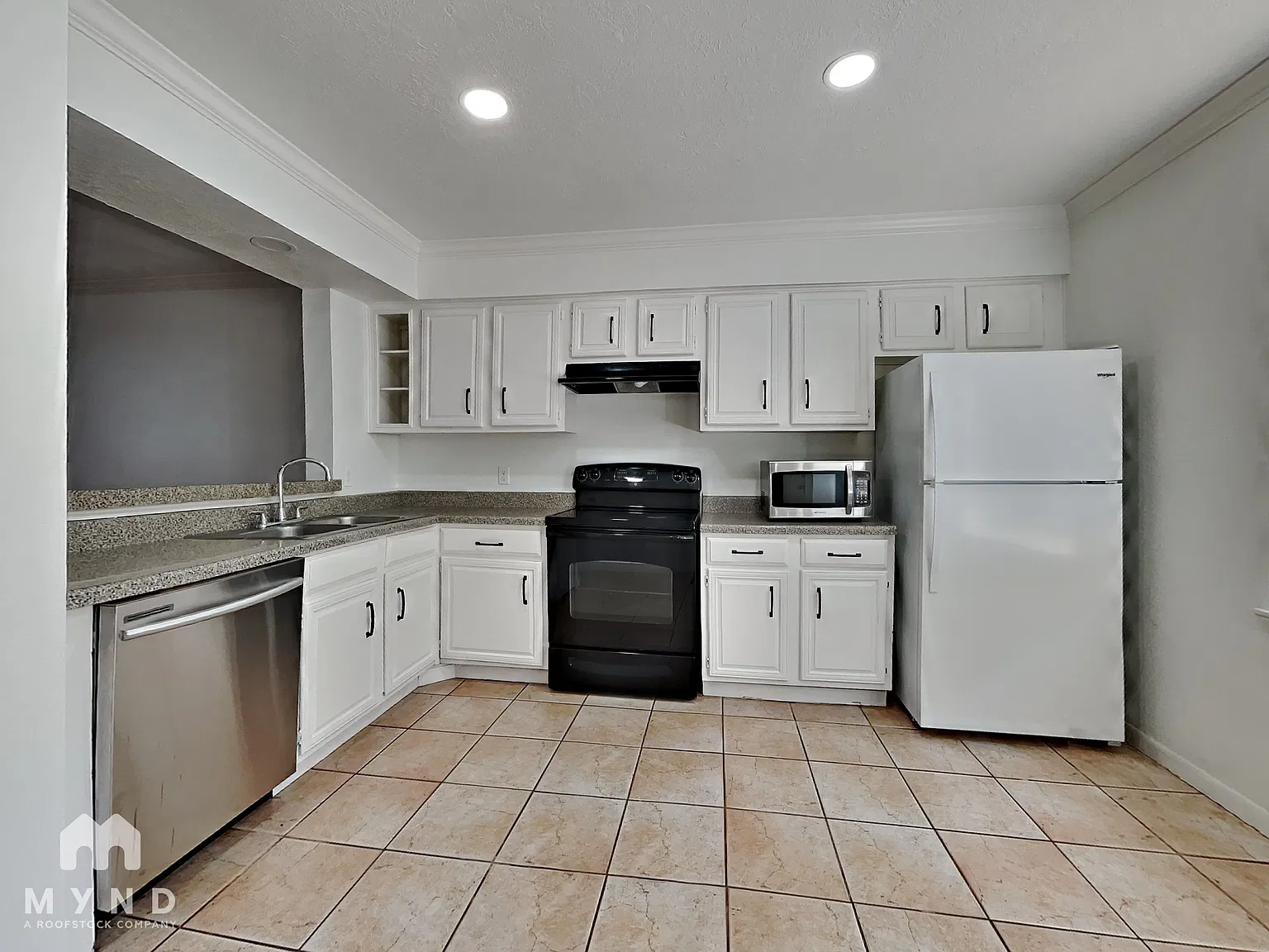 2 bed, 2.5 bath, 1282 sqft, $1,749 — Photo 2