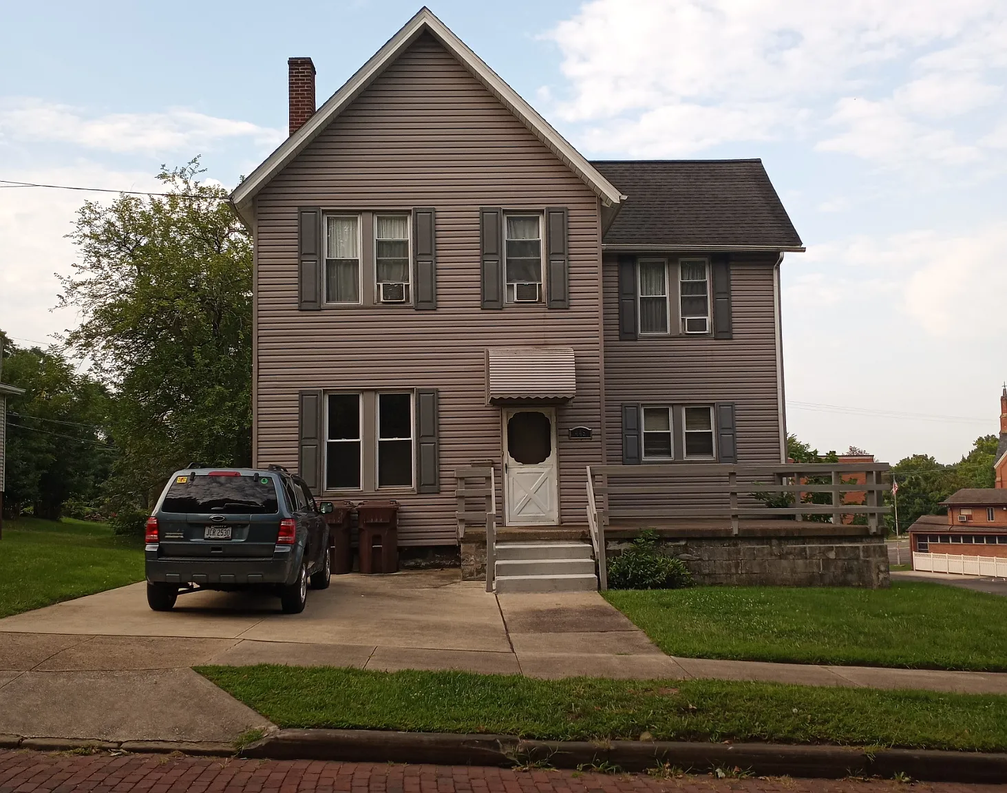 1 bed, 2050 sqft, $945 — Photo 1