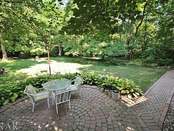 3rd image of 107 Peine Dr