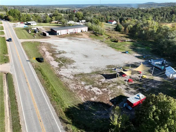 S Gaskill St, Huntsville, AR 72740