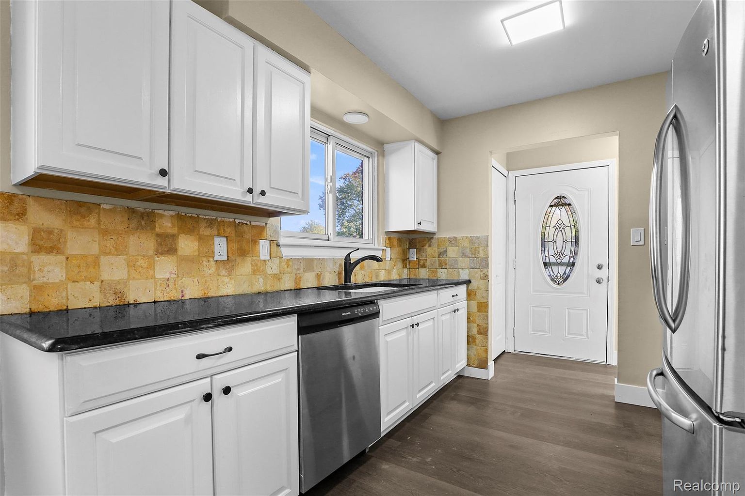 1420 Stewart Ave, photo 9