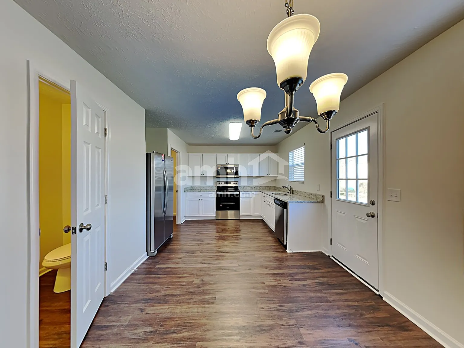 4 bed, 2.5 bath, 2020 sqft, $2,535 — Photo 4