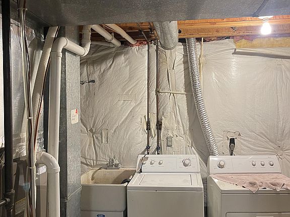 3rd image of 119 Iron Oak Cir #1