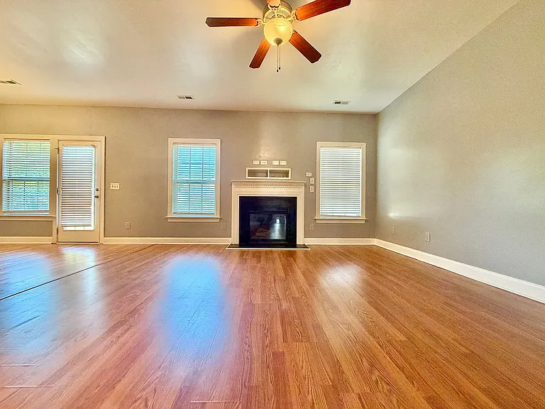 4601 Fonso Dr — Photo 5