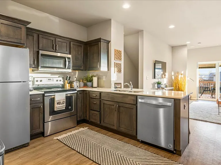 Summerland Twinhomes | Waterloo | Near Lost Island Waterpark — Photo 24