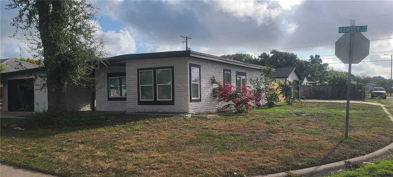 3 bed, 1.0 bath, 1256 sqft, $1,550 — Photo 3