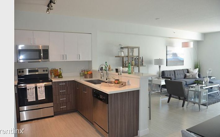 1st image of 531 NE 39th St APT 302